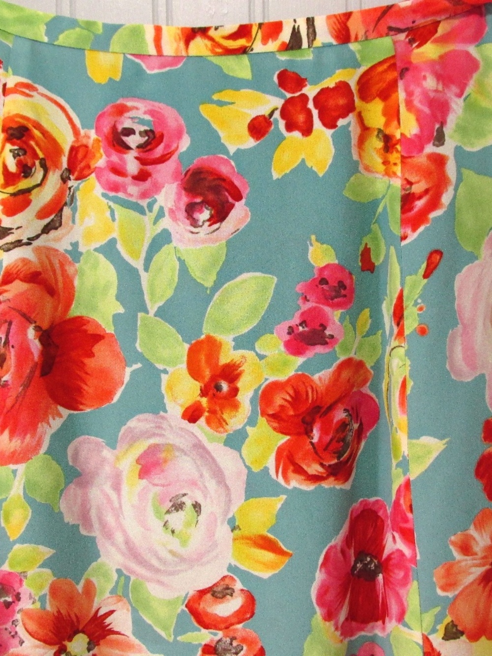Harold's Turquoise Red Floral Silk Trumpet Skirt, Size 4 - Picture 4 of 7